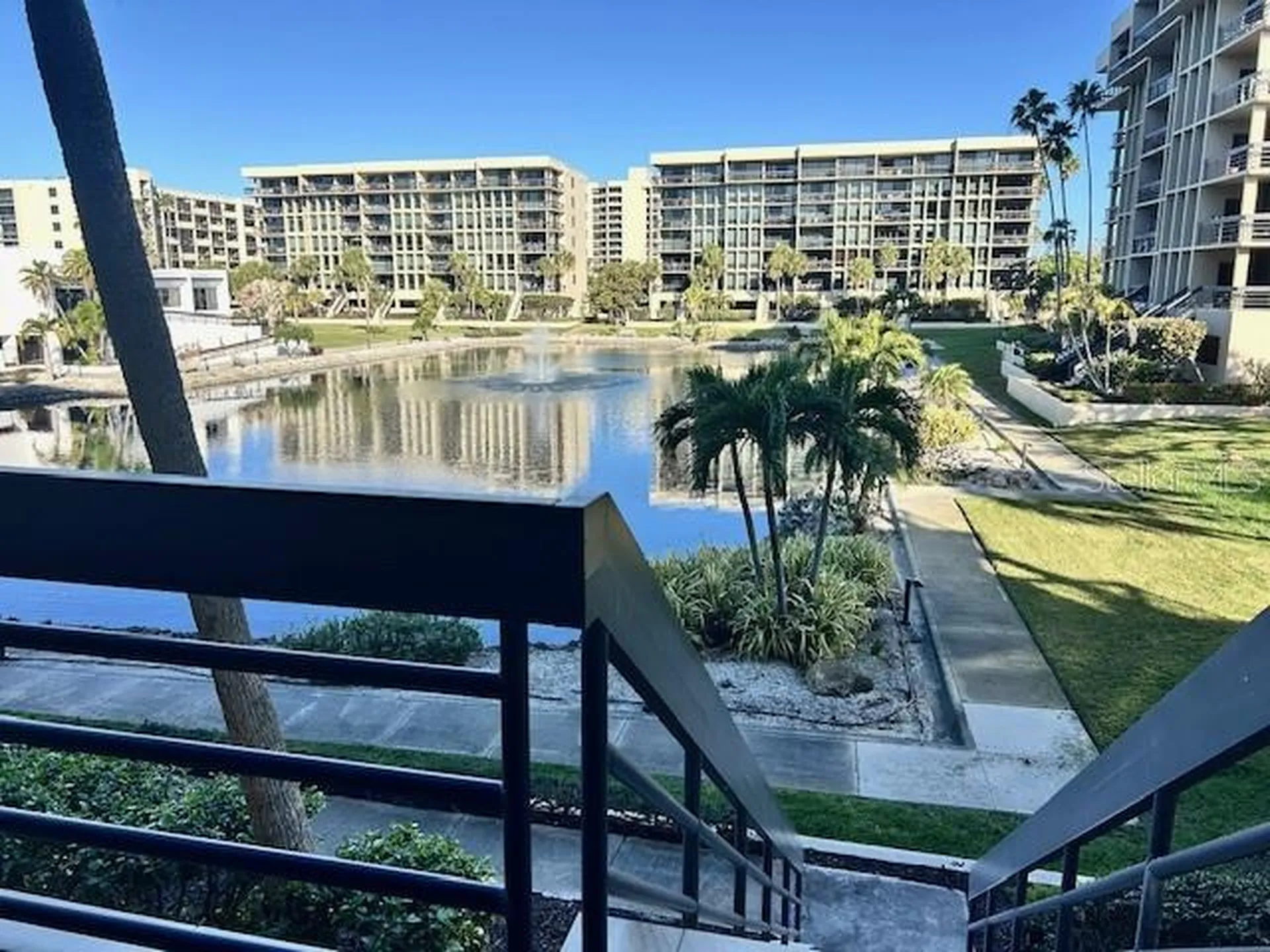1095 Gulf Of Mexico Drive Longboat Key FL 34228