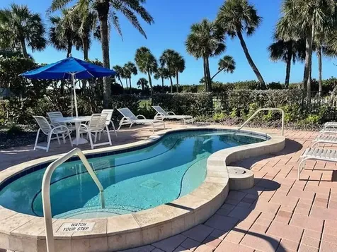 1095 Gulf Of Mexico Drive Longboat Key FL 34228