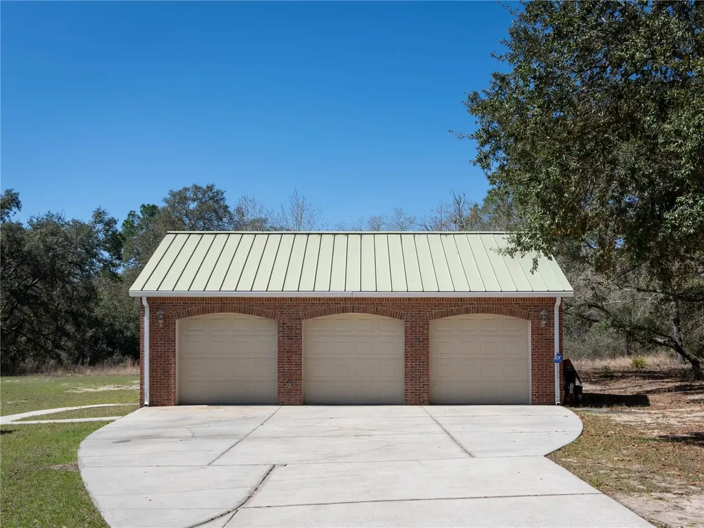 14020 SE 106th Street Ocklawaha FL 32179