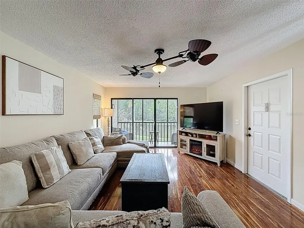 1488 Pine Glen Lane Tarpon Springs FL 34688