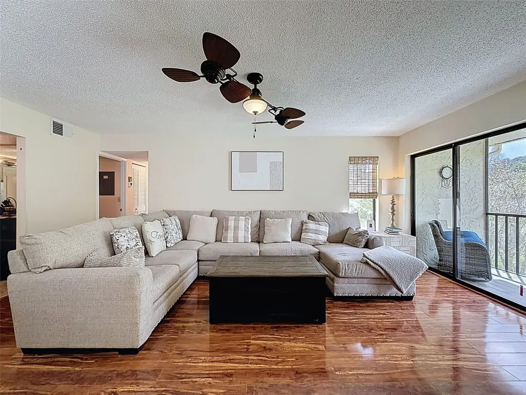 1488 Pine Glen Lane Tarpon Springs FL 34688