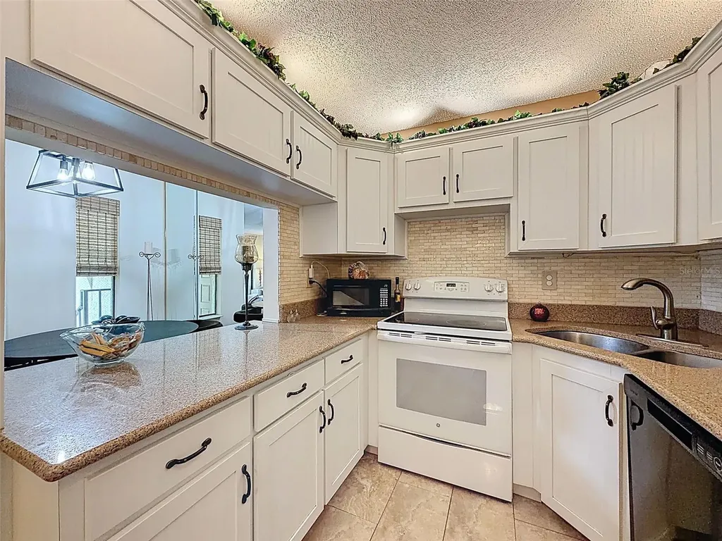 1488 Pine Glen Lane Tarpon Springs FL 34688