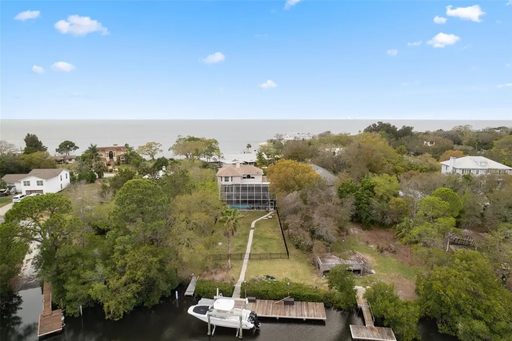 3114 Bluff Boulevard Holiday FL 34691