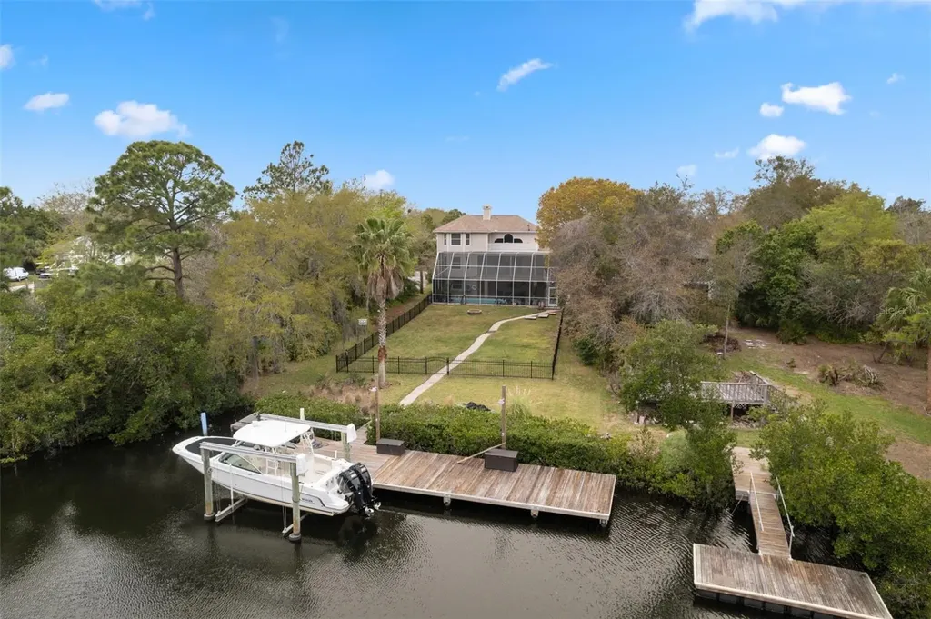 3114 Bluff Boulevard Holiday FL 34691