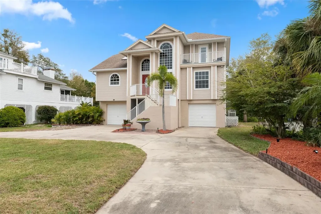 3114 Bluff Boulevard Holiday FL 34691