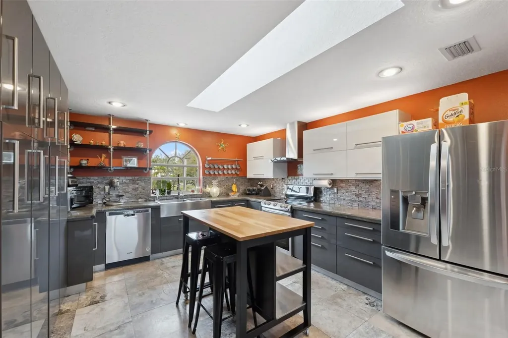 3114 Bluff Boulevard Holiday FL 34691
