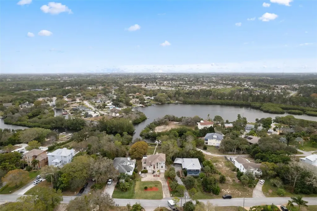 3114 Bluff Boulevard Holiday FL 34691