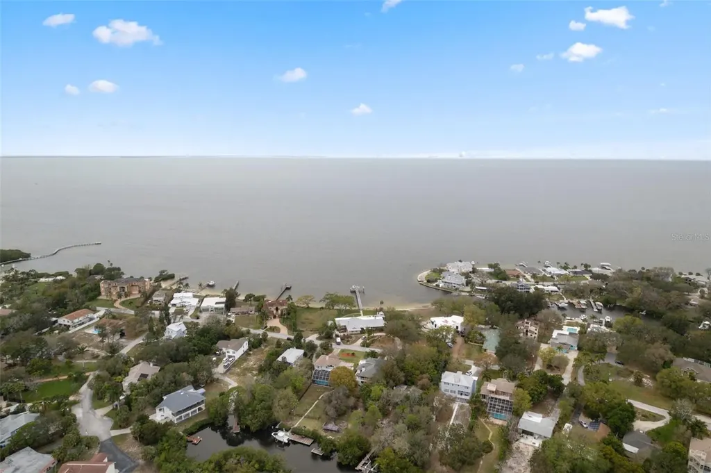 3114 Bluff Boulevard Holiday FL 34691