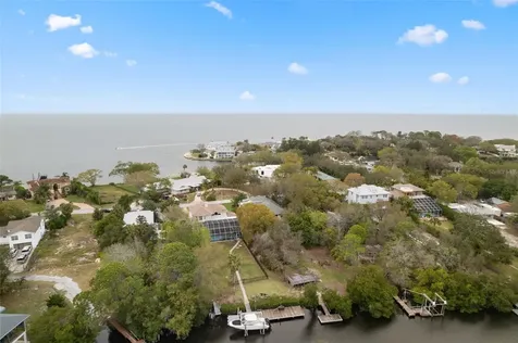 3114 Bluff Boulevard Holiday FL 34691