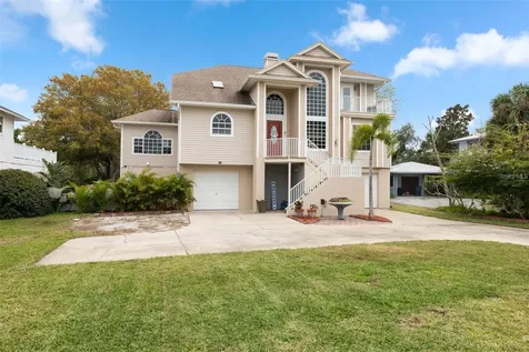 3114 Bluff Boulevard Holiday FL 34691