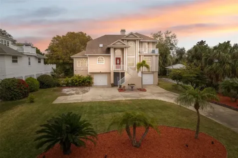 3114 Bluff Boulevard Holiday FL 34691
