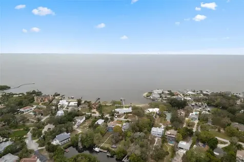 3114 Bluff Boulevard Holiday FL 34691