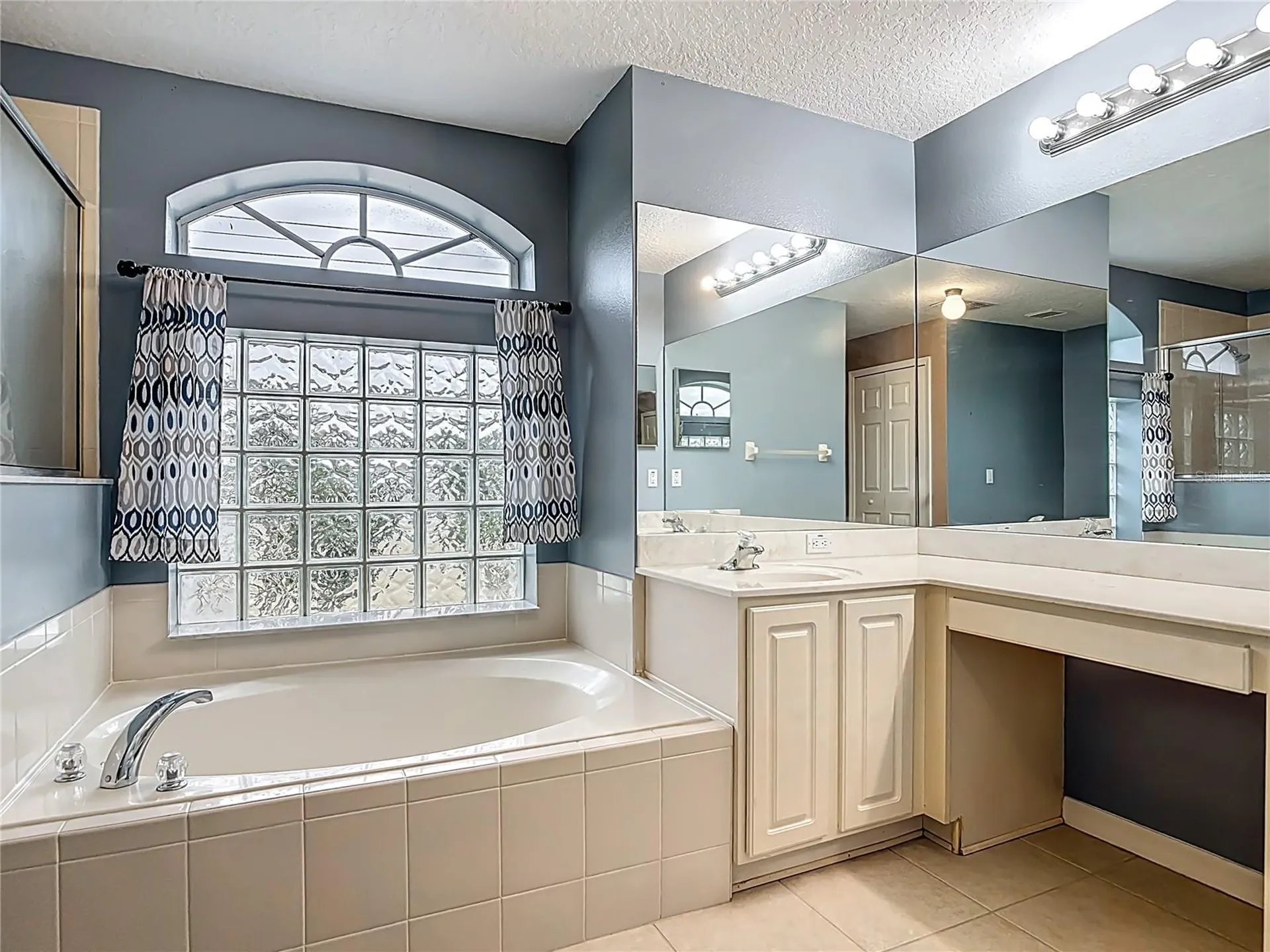 1296 Saxon Boulevard Deltona FL 32725
