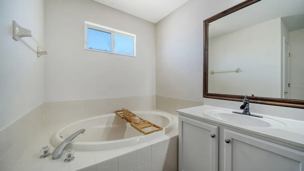 152 New Briton Court Bradenton FL 34212
