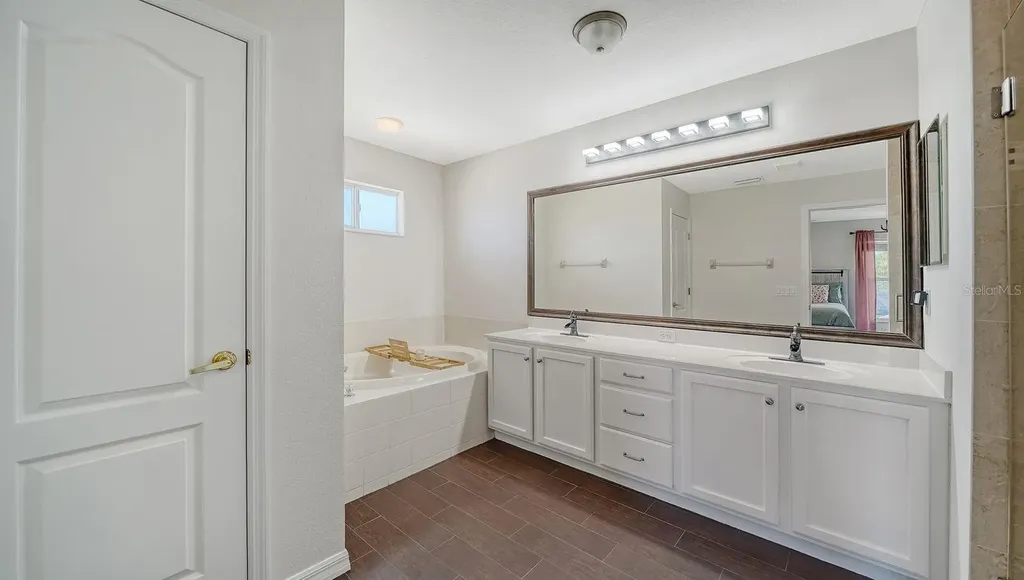 152 New Briton Court Bradenton FL 34212