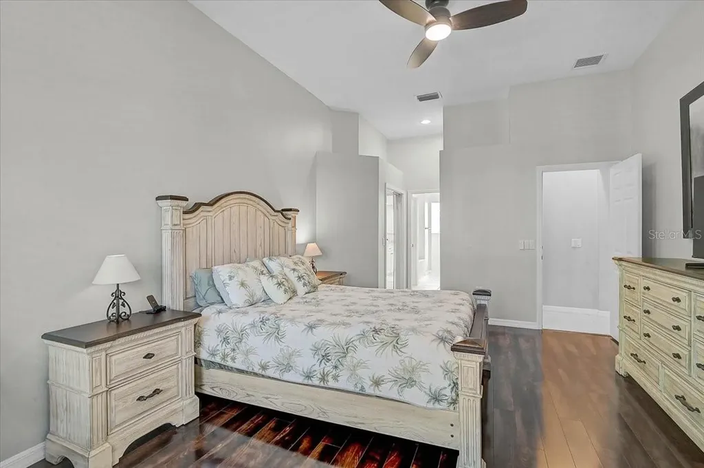 4422 Mcintosh Lake Avenue Sarasota FL 34233