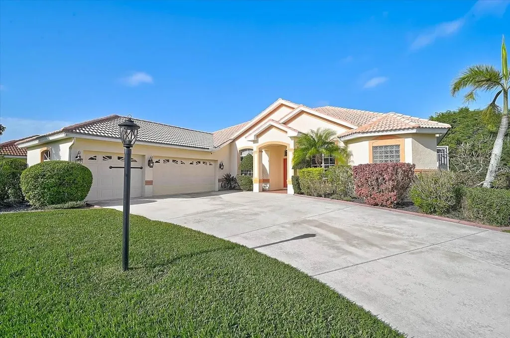 4422 Mcintosh Lake Avenue Sarasota FL 34233
