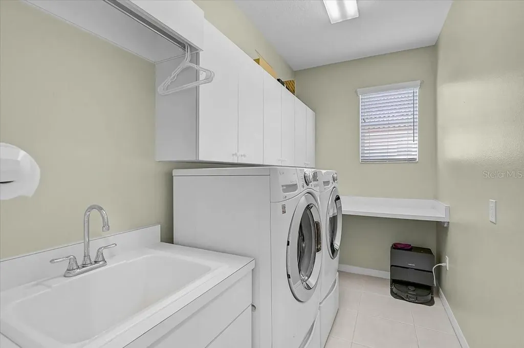 4422 Mcintosh Lake Avenue Sarasota FL 34233