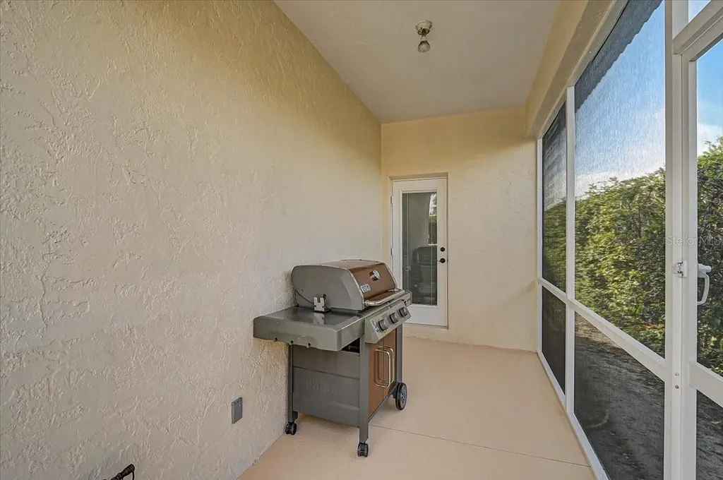 4422 Mcintosh Lake Avenue Sarasota FL 34233
