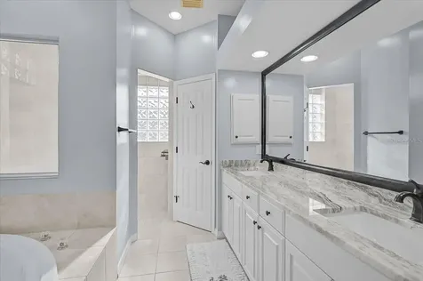 4422 Mcintosh Lake Avenue Sarasota FL 34233