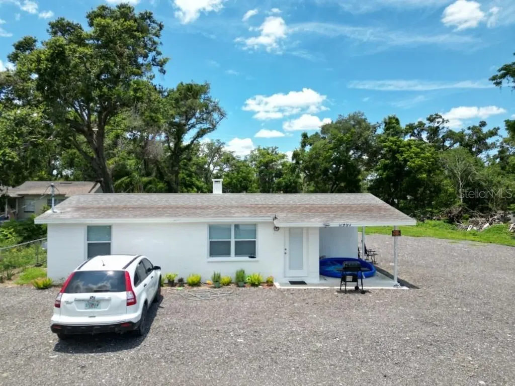 11907 Frontage Road Dade City FL 33525
