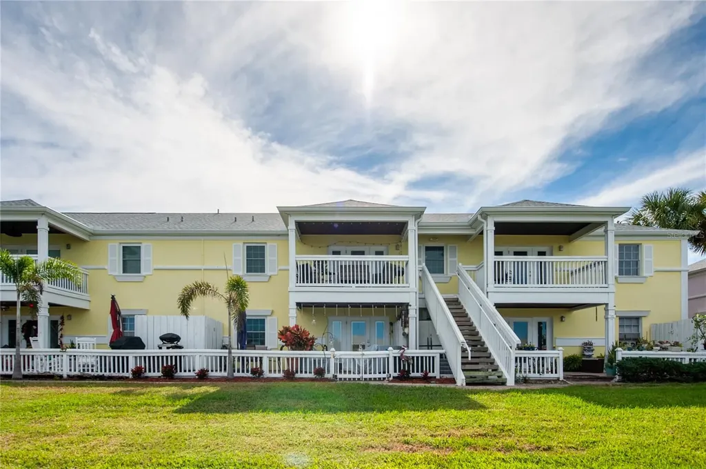 237 Seahorse Drive SE St Petersburg FL 33705
