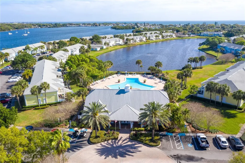 237 Seahorse Drive SE St Petersburg FL 33705