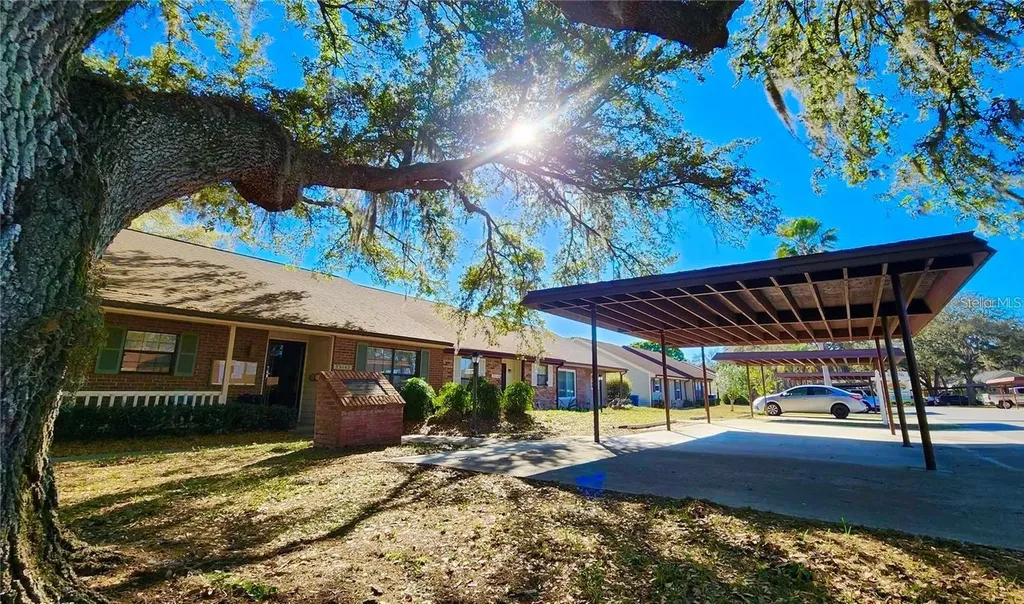 35140 Whispering Oaks Boulevard Dade City FL 33523