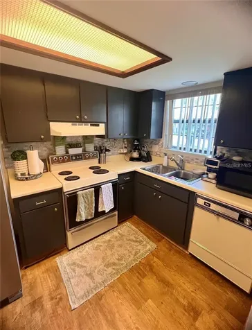 35140 Whispering Oaks Boulevard Dade City FL 33523