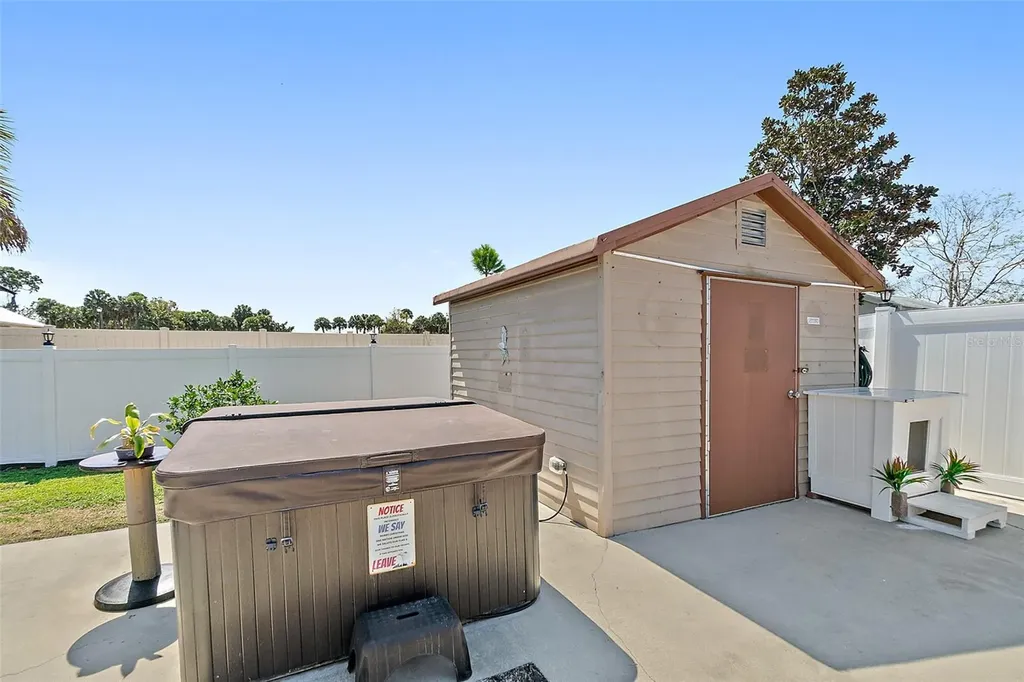 589 Clairmont Lane South Daytona FL 32119