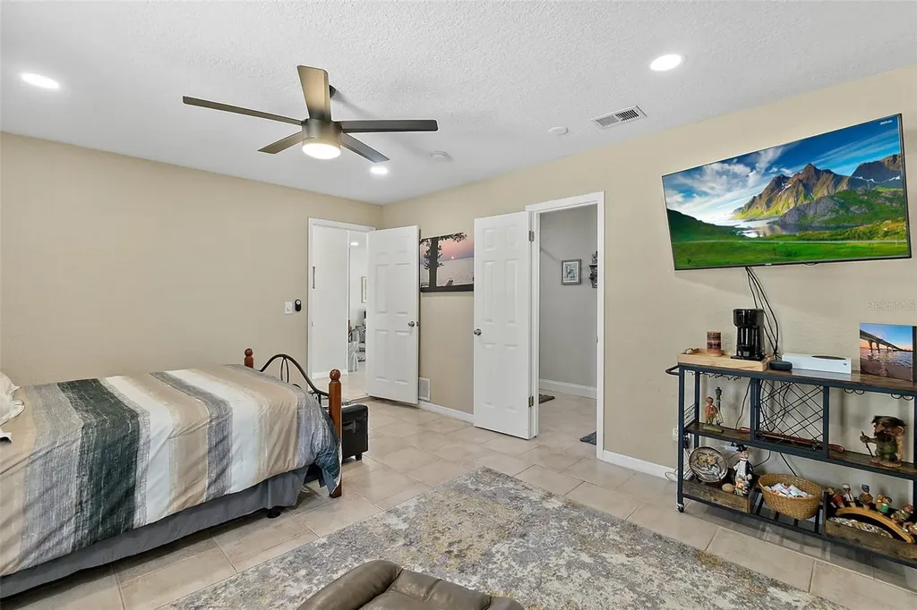 589 Clairmont Lane South Daytona FL 32119