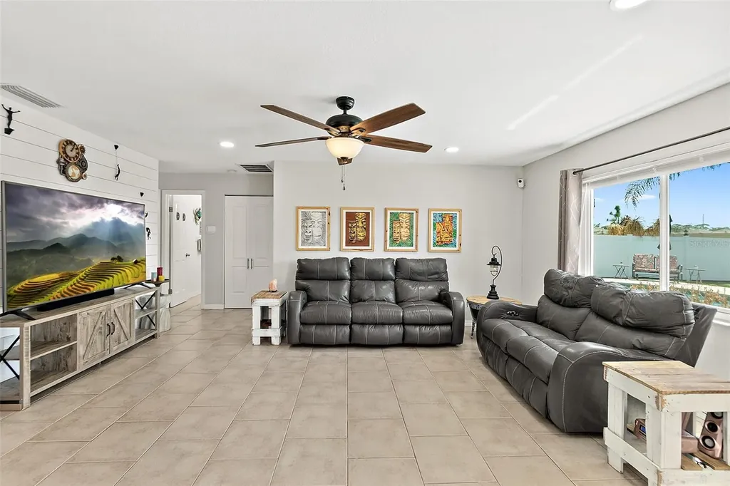589 Clairmont Lane South Daytona FL 32119