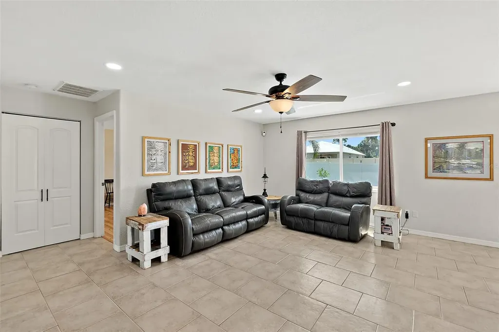 589 Clairmont Lane South Daytona FL 32119