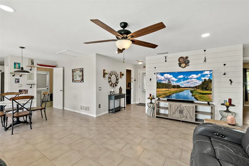 589 Clairmont Lane South Daytona FL 32119