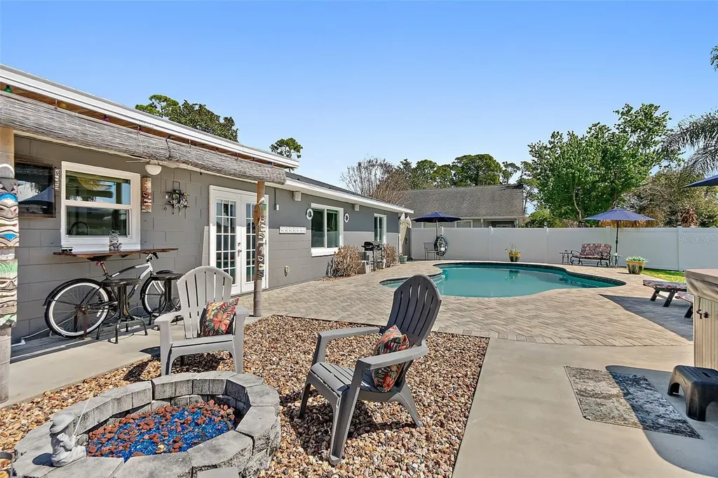 589 Clairmont Lane South Daytona FL 32119