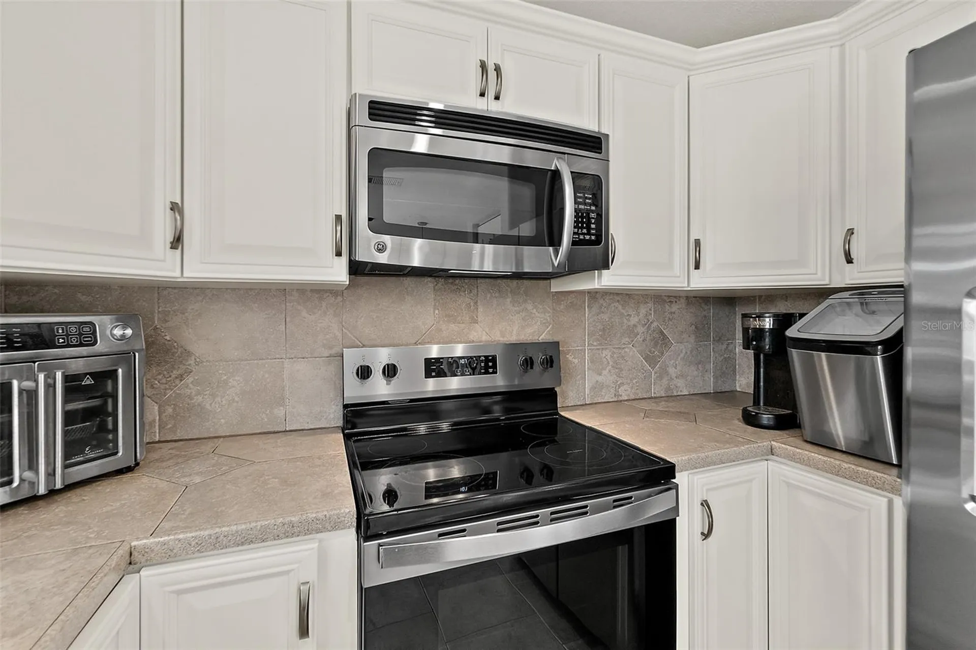 589 Clairmont Lane South Daytona FL 32119