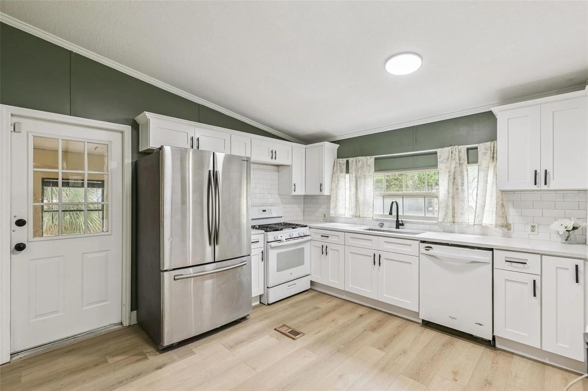 2832 4th Street Orlando FL 32820