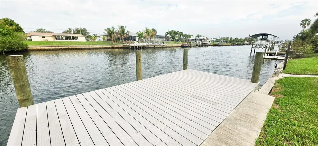 392 E Tarpon Boulevard NW Port Charlotte FL 33952