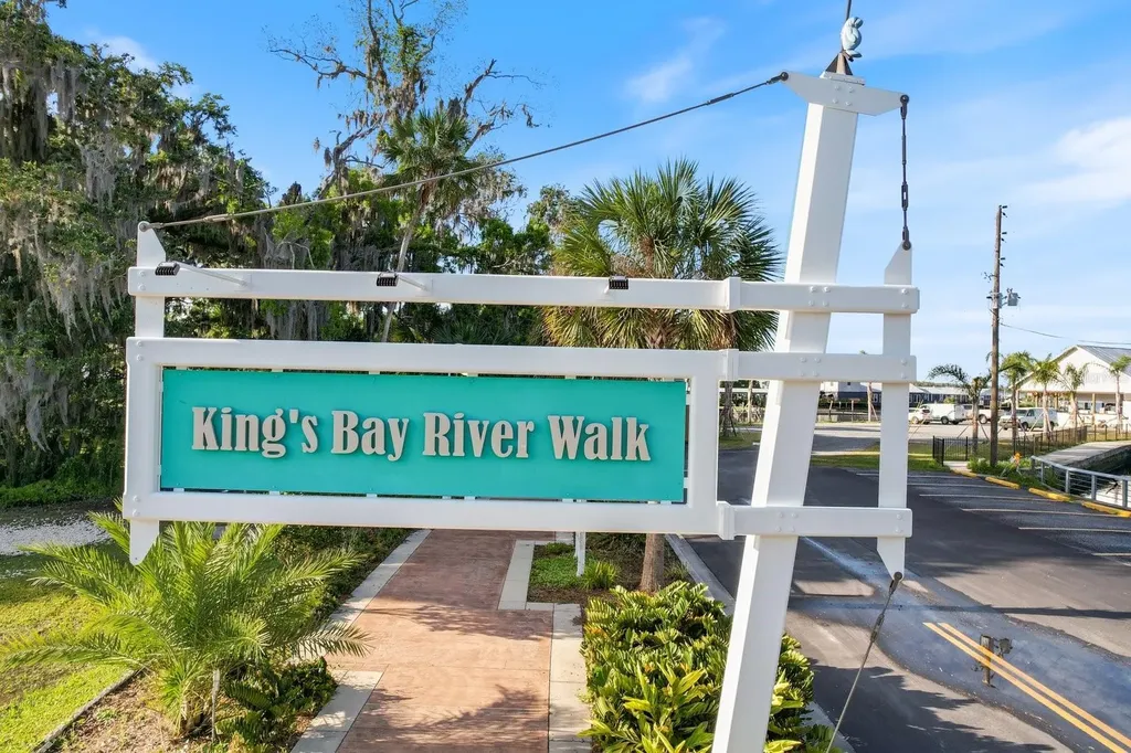 9451 W Green Bay Lane Crystal River FL 34428