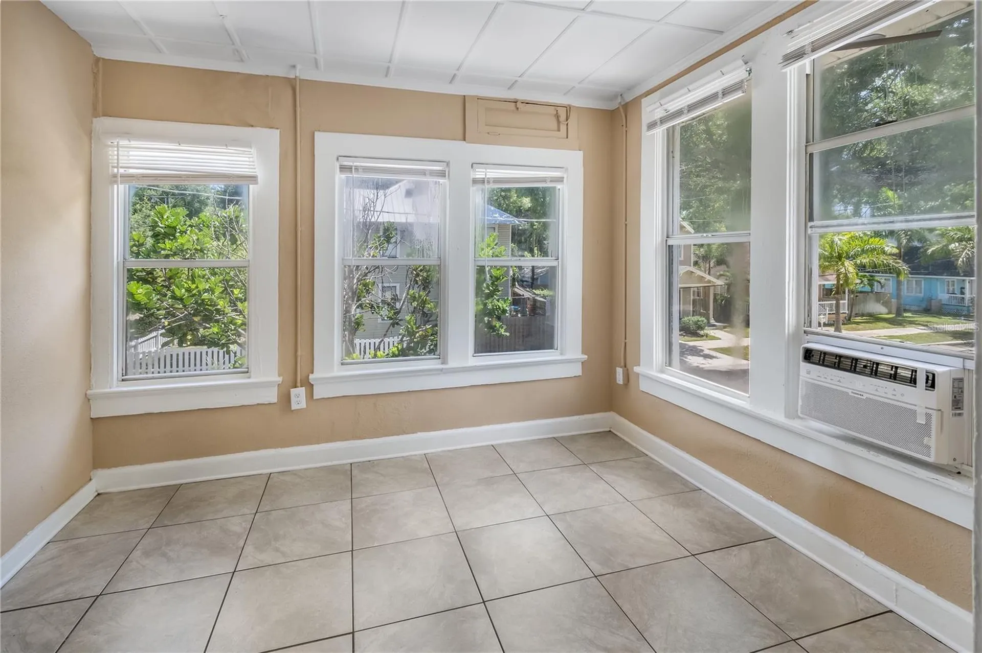 418 E Amelia Avenue Tampa FL 33602