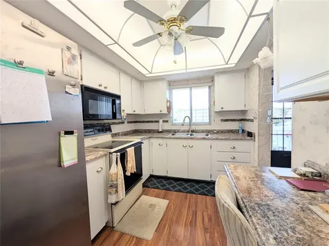 3624 Lake Bayshore Drive Bradenton FL 34205