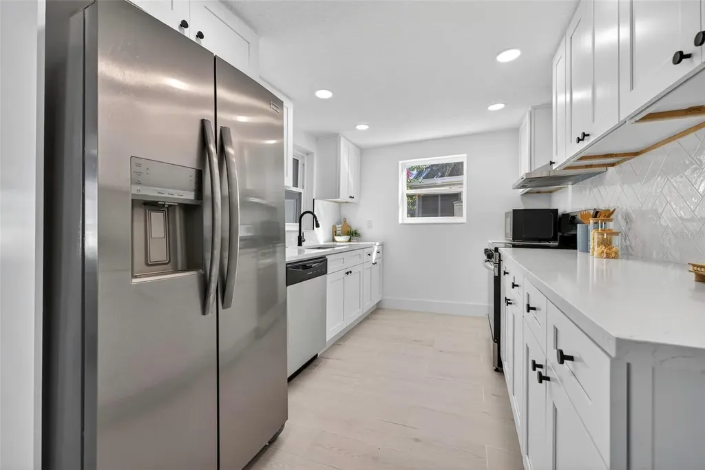 12734 2nd Isle Hudson FL 34667