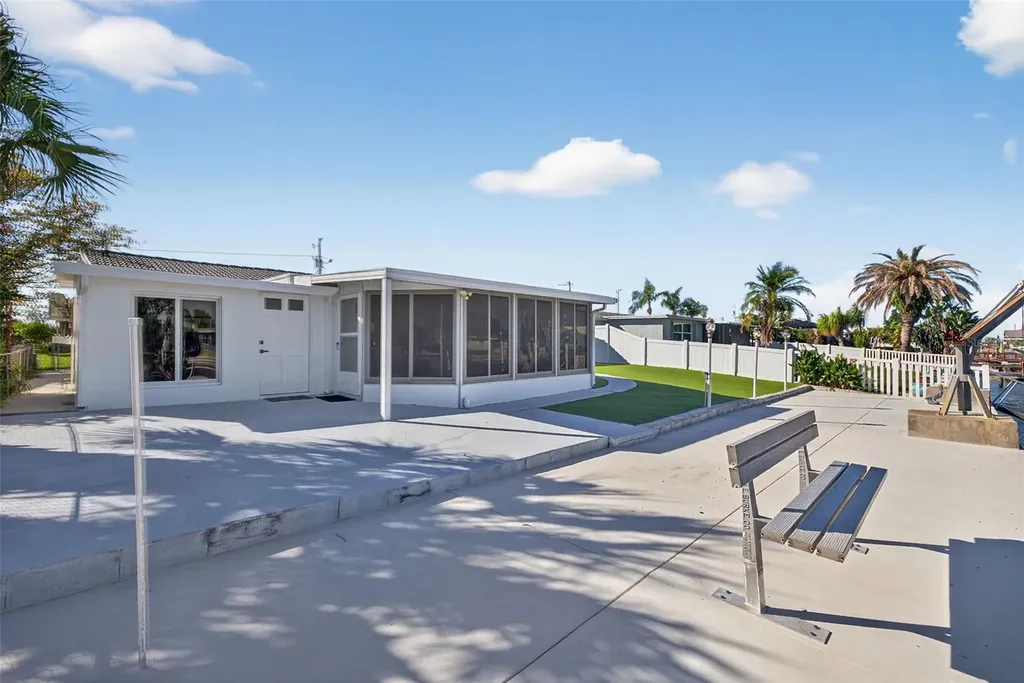 12734 2nd Isle Hudson FL 34667