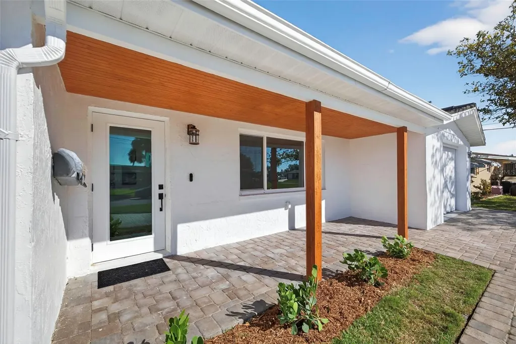 12734 2nd Isle Hudson FL 34667