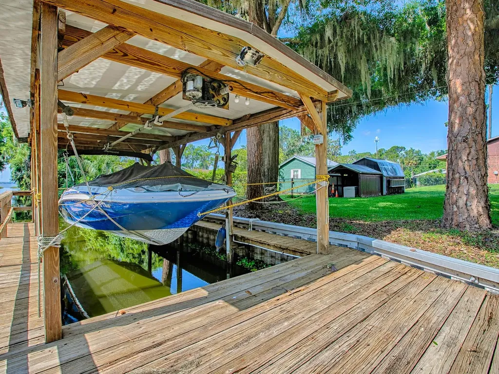 111 Cardinal Lane Eustis FL 32726