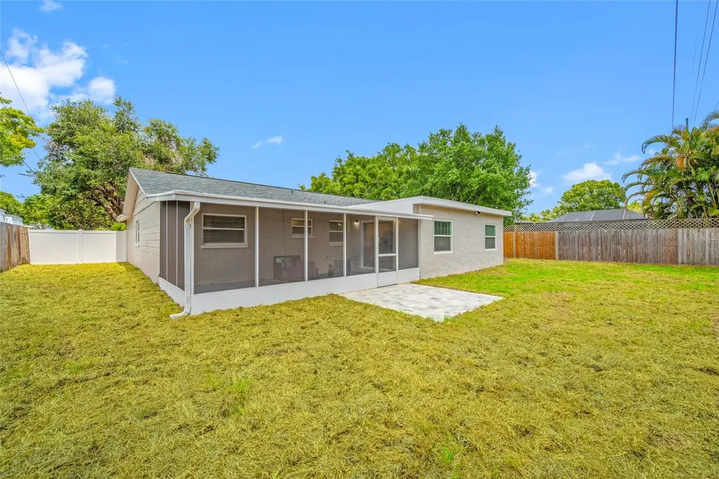 1549 Huntington Lane Clearwater FL 33755