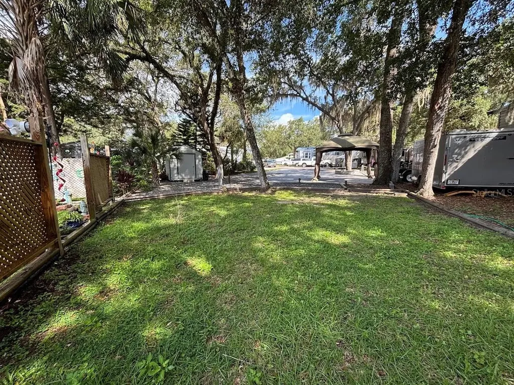 25314 NE 141st Street Salt Springs FL 32134