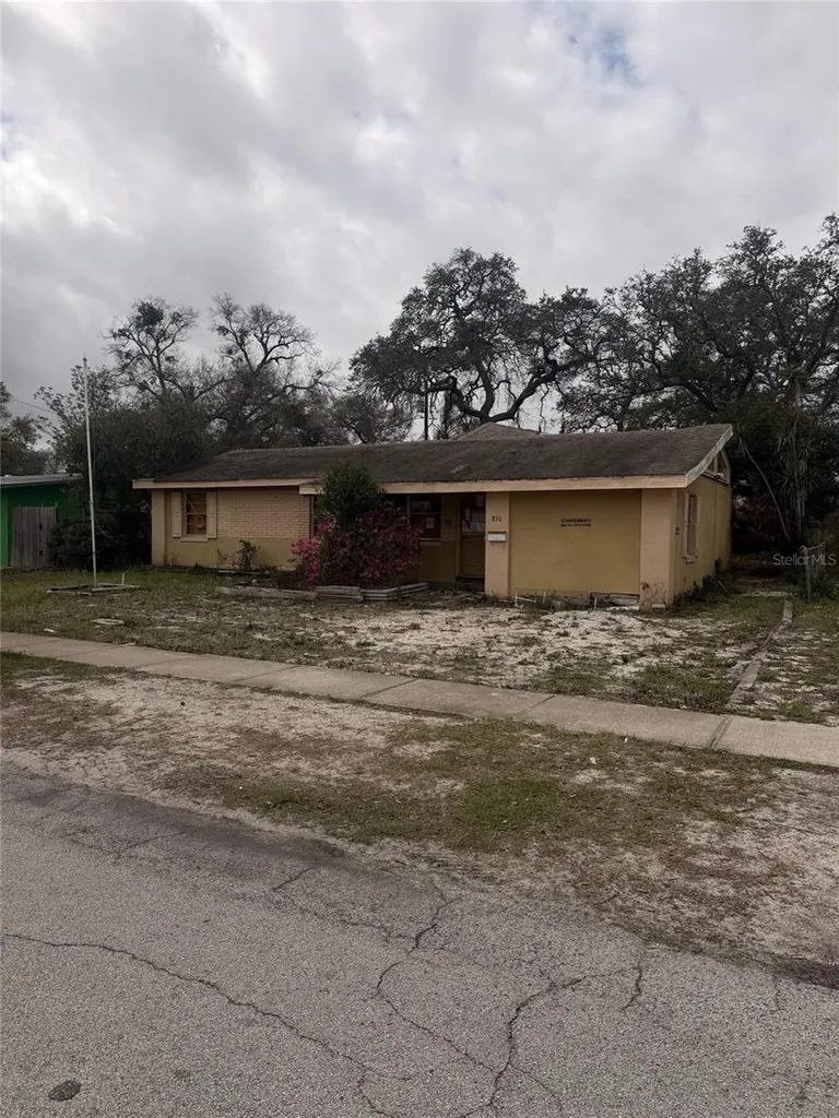 830 Berkshire Road Daytona Beach FL 32117