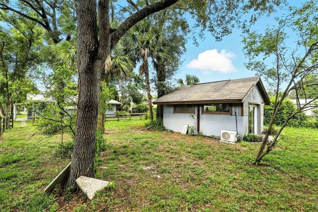 1412 E Voorhis Avenue Deland FL 32724