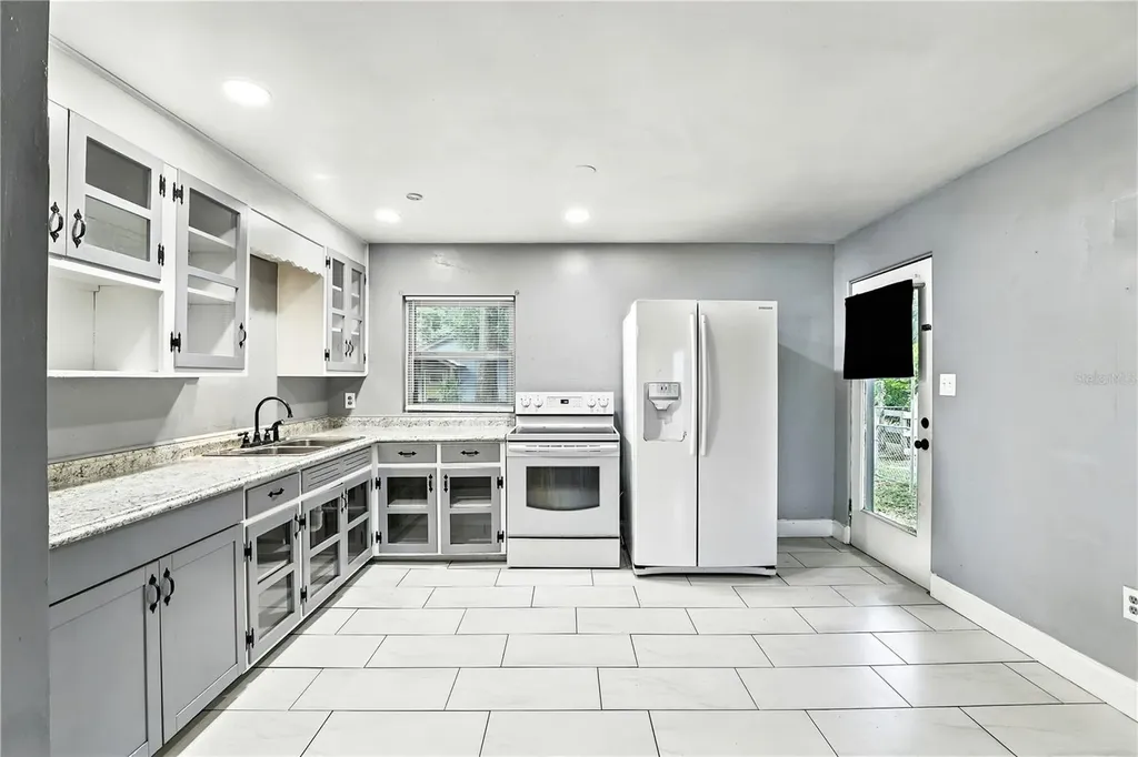 1412 E Voorhis Avenue Deland FL 32724